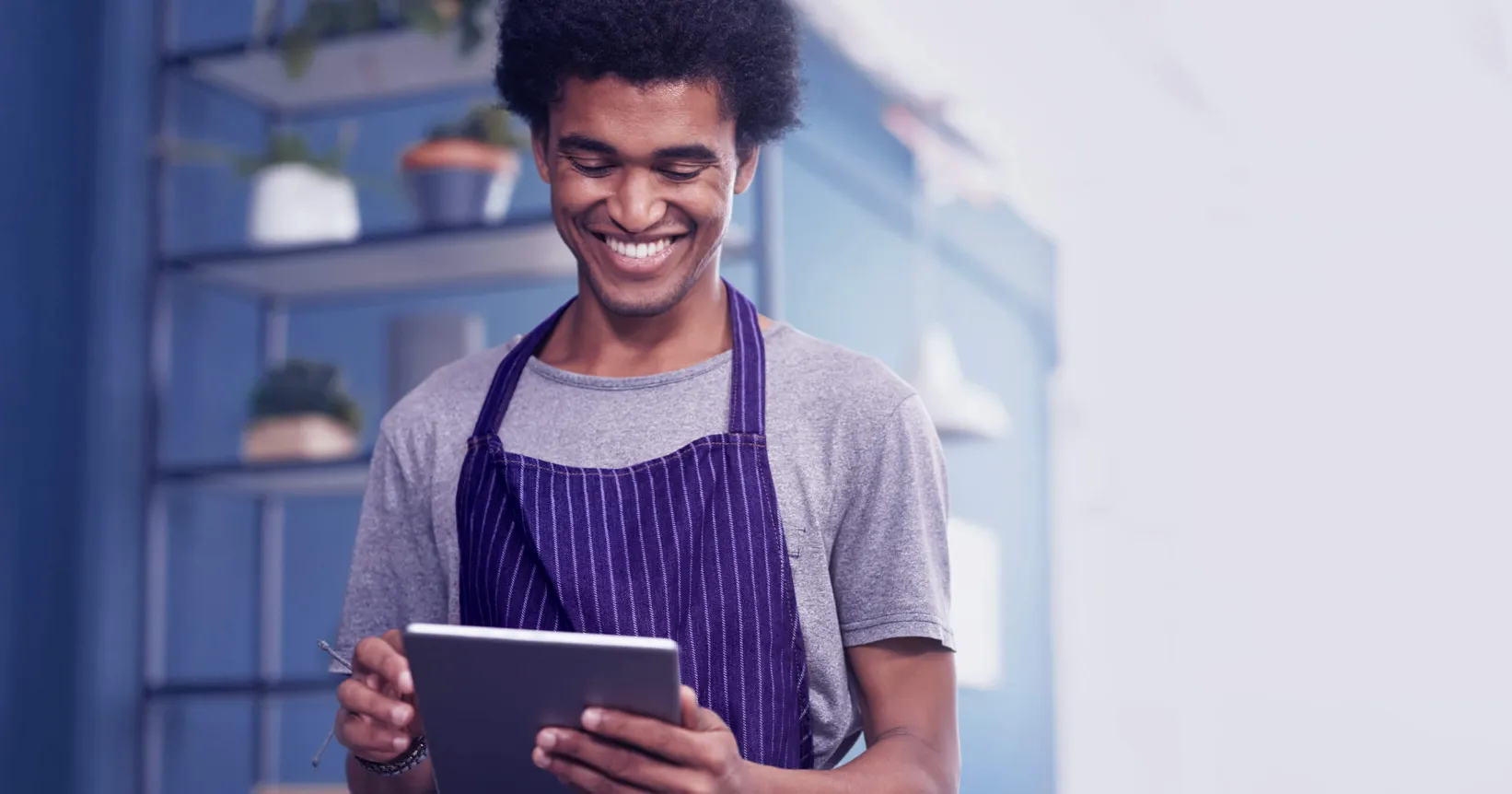 Un employé qui travaille