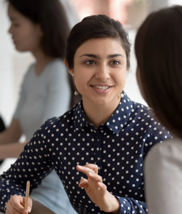 Jeune fille qui parle