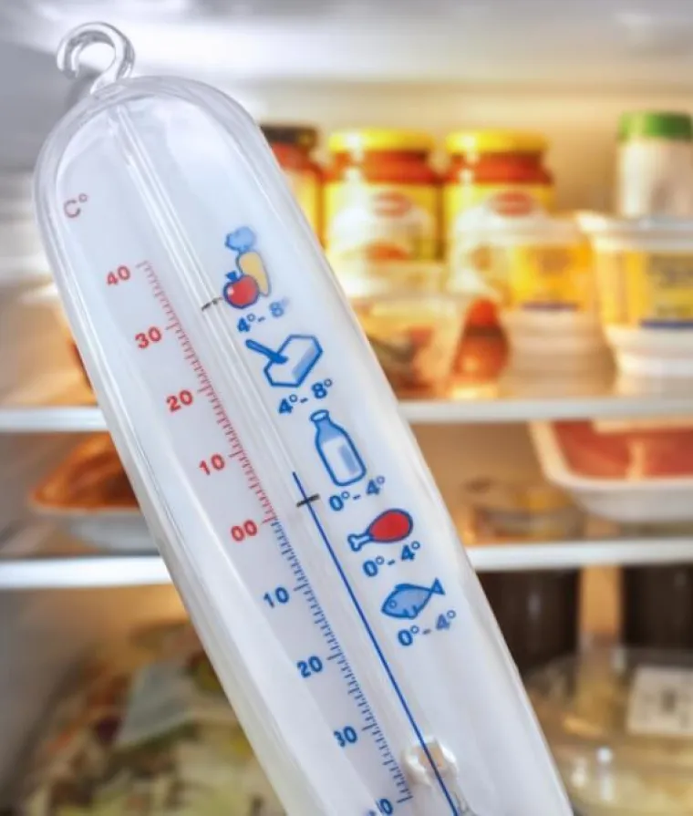 Un thermomètre de réfrigérateur