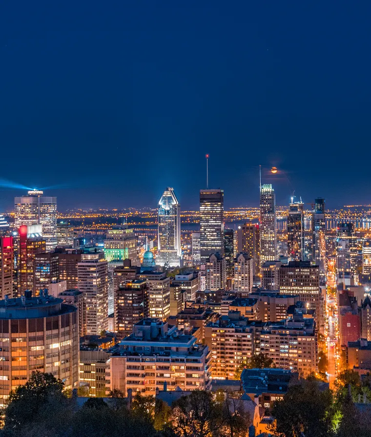 Panorama urbain de Montréal la nuit