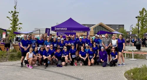 Groupe de participants après un événement sportif Beneva